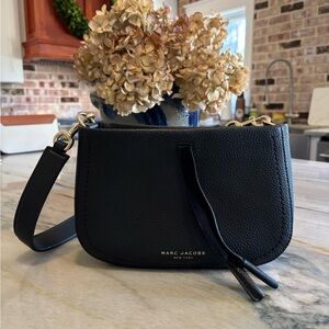 Marc Jacobs Gotham Zip Crossbody – Black Pebbled Leather